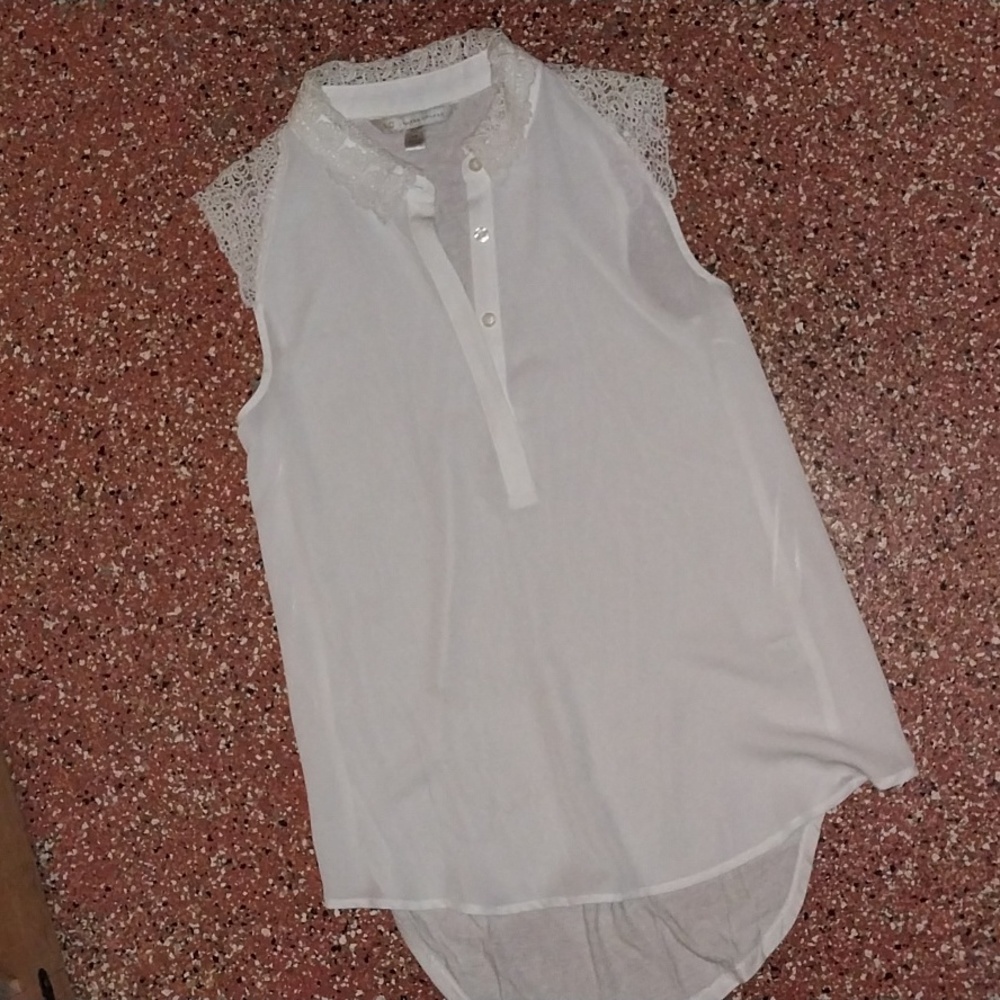 Lauren Conrad XS white, sheer, high-low blouse - Picture 2 of 4